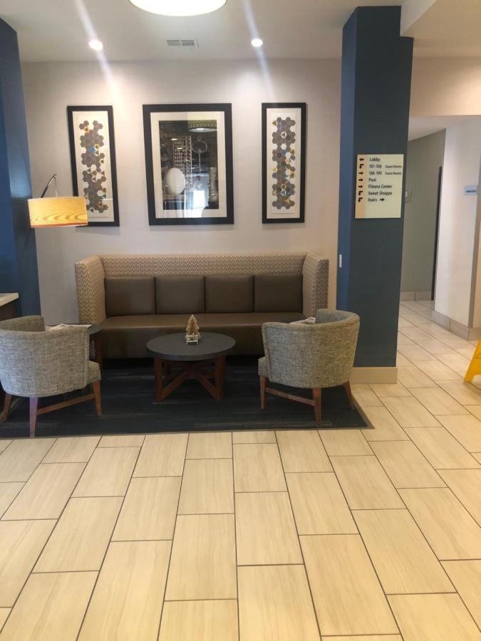 فندق وأجنحة هوليداي إن إكسبريس وودوارد هوي 270 Woodward المظهر الخارجي الصورة